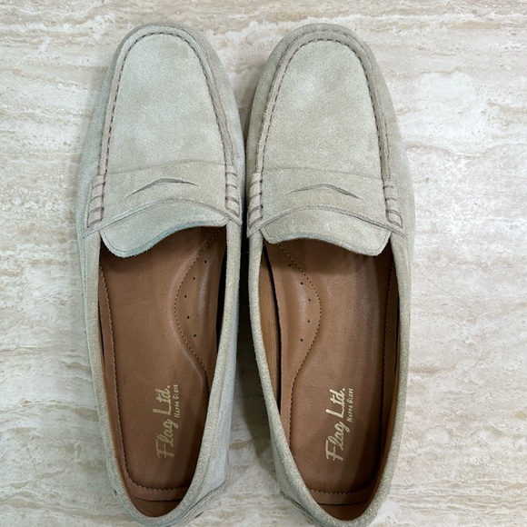 Tan size 10 moccasin - Picture 1 of 6